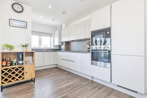 2 bedroom apartment for sale, Fairfield Avenue, Watford