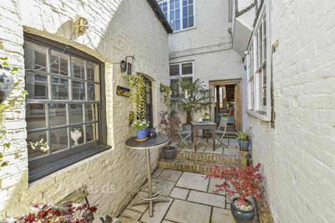 3 bedroom terraced house for sale, West Street, Faversham ME13