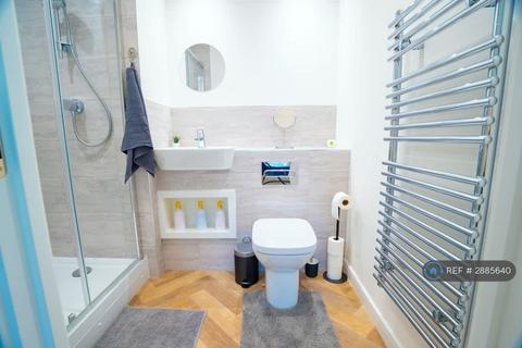 2 bedroom flat to rent, Greensfield Close, Gateshead, NE8