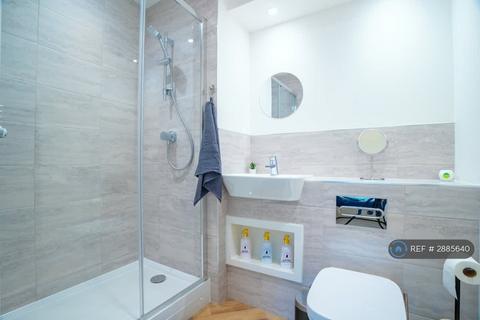 2 bedroom flat to rent, Greensfield Close, Gateshead, NE8