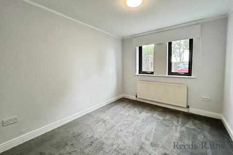 2 bedroom apartment to rent, Kings Croft, Preston PR5