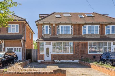 4 bedroom house to rent, Chanctonbury Way, London