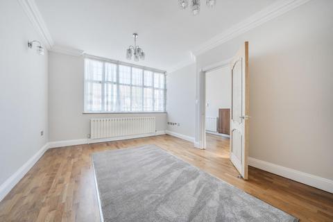 4 bedroom house to rent, Chanctonbury Way, London