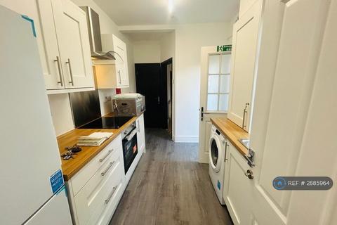 3 bedroom terraced house to rent, Beech Hill Lane, Wigan, WN6