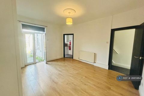3 bedroom terraced house to rent, Beech Hill Lane, Wigan, WN6