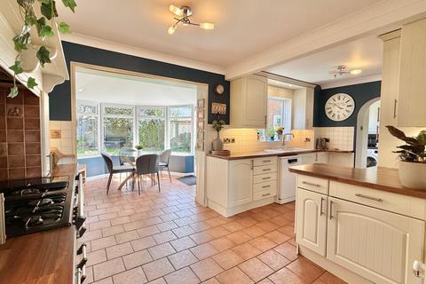 4 bedroom detached house for sale, Wren Close, Hightown, BH24