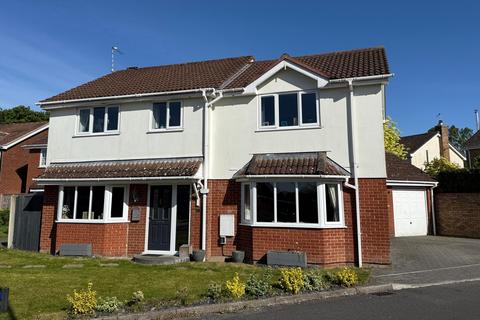 4 bedroom detached house for sale, Wren Close, Hightown, BH24