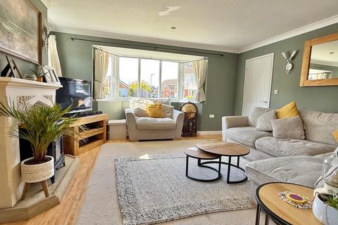 4 bedroom detached house for sale, Wren Close, Hightown, BH24