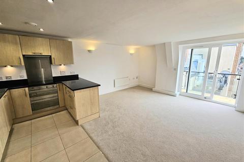 2 bedroom apartment to rent, Flagstaff Court, Canterbury