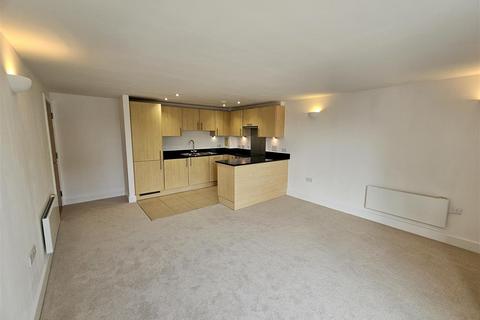 2 bedroom apartment to rent, Flagstaff Court, Canterbury