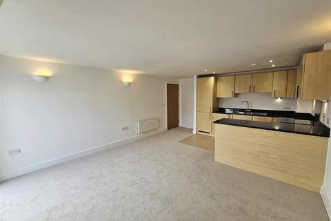 2 bedroom apartment to rent, Flagstaff Court, Canterbury