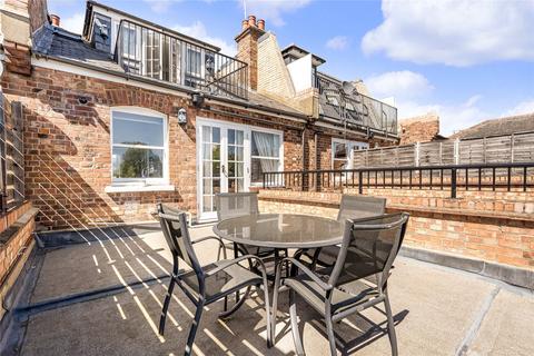 2 bedroom maisonette to rent, Fulham Road, London, SW6