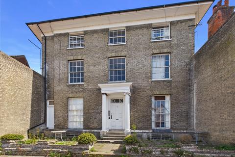 Studio to rent, High Street, Hadleigh, Ipswich, Suffolk, IP7