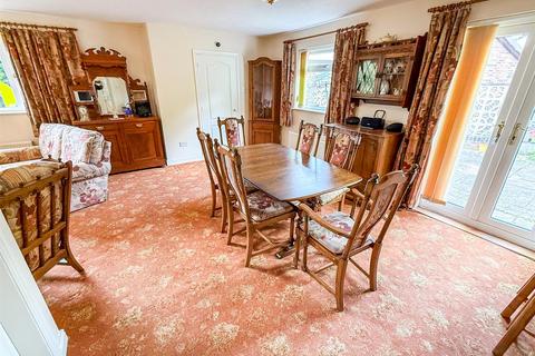 2 bedroom detached bungalow for sale, Rhyd Galed, Gobowen, Oswestry
