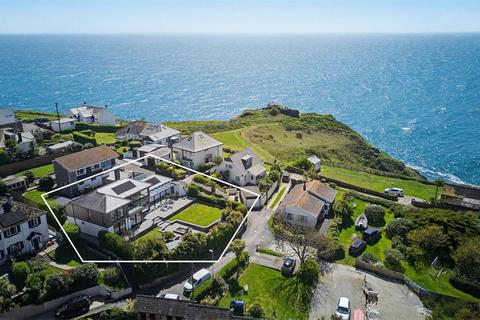 3 bedroom detached house for sale, 4 Battery Park, Fowey PL23