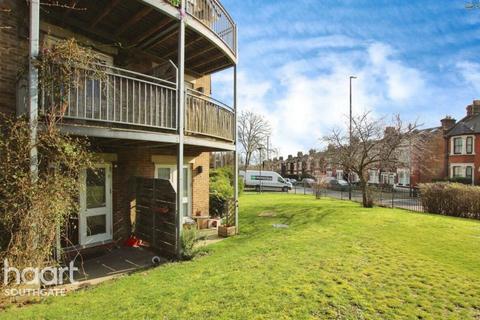 2 bedroom apartment for sale, Pinnata Close, ENFIELD