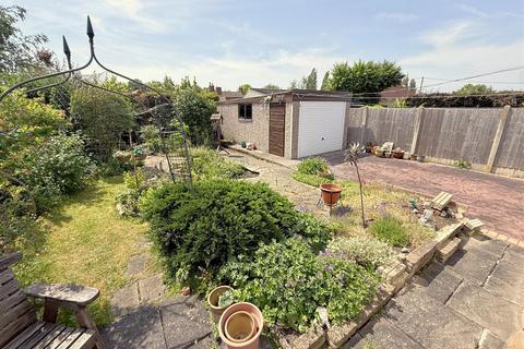 3 bedroom semi-detached house for sale, Fleming Avenue, Bottesford