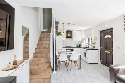 1 bedroom cluster house for sale, Prestwick Road, Watford