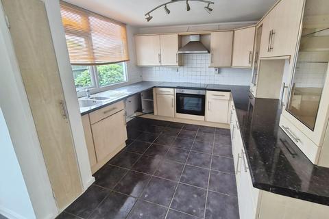 3 bedroom terraced house to rent, Thorn Hill, Briar Hill, Northampton, NN4