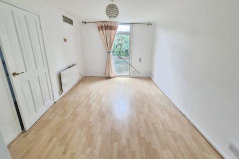 3 bedroom terraced house to rent, Thorn Hill, Briar Hill, Northampton, NN4