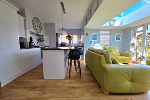 4 bedroom detached house for sale, Berrow Road, Burnham-on-Sea, Somerset, TA8