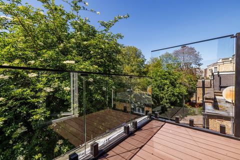 3 bedroom maisonette to rent, Purcell Crescent, London