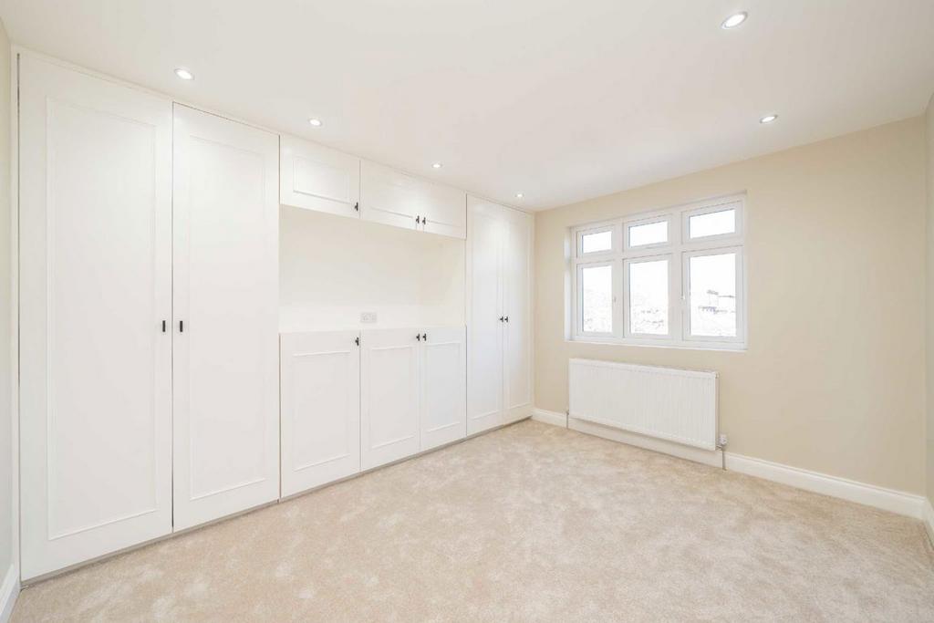 Walk-in wardrobe