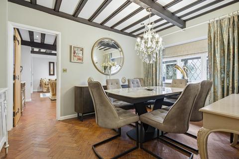3 bedroom semi-detached house to rent, Turks Head Court, Eton