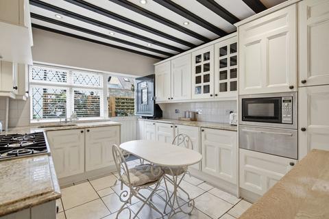 3 bedroom semi-detached house to rent, Turks Head Court, Eton