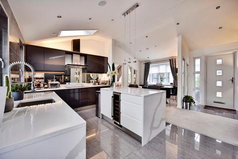 2 bedroom detached house for sale, Meadow View, Pilgrims Retreat, Harrietsham, Maidstone, ME17