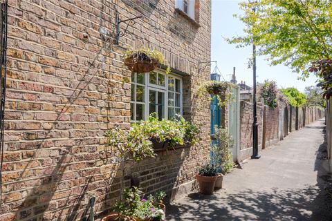 Albany Passage, Richmond