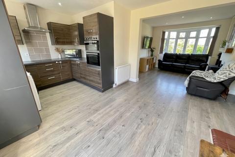 4 bedroom semi-detached house for sale, Stockingstone Road, Luton, Bedfordshire, LU2 7NJ