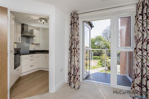1 bedroom apartment for sale, Scalford Road, Melton Mowbray, Leicestershire. LE13 1FH