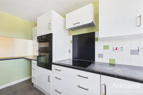 2 bedroom maisonette for sale, Birk Beck, Meon Close, Springfield. CM1 7QP