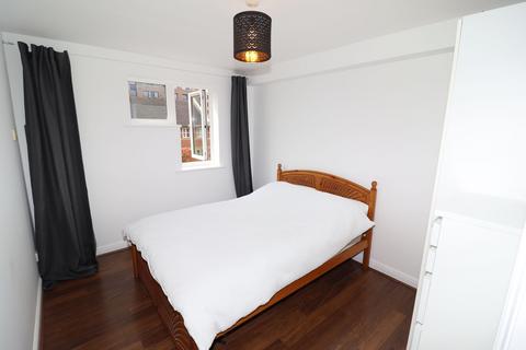2 bedroom apartment to rent, Dunnage Crescent, Surrey Quays, SE16