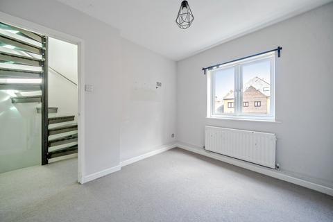 2 bedroom semi-detached house for sale, Trafalgar Close, Canada Water, London, SE16