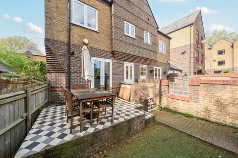 2 bedroom semi-detached house for sale, Trafalgar Close, Canada Water, London, SE16