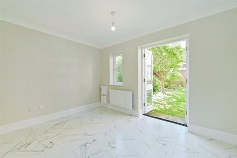 4 bedroom terraced house to rent, King Stable Street, Eton, Windsor, Berkshire, SL4