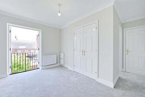4 bedroom terraced house to rent, King Stable Street, Eton, Windsor, Berkshire, SL4