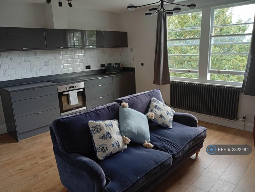 Apartment in Bristol, Cliftonwood, Spike Island - View 4