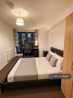 1 bedroom in a flat share to rent, Iceland Wharf, London, SE16