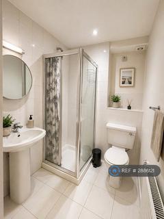 1 bedroom in a flat share to rent, Iceland Wharf, London, SE16