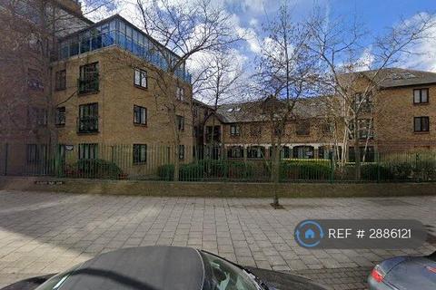 1 bedroom in a flat share to rent, Iceland Wharf, London, SE16