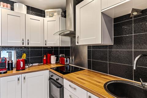 1 bedroom flat for sale, Barden Road, Tonbridge TN9