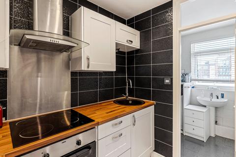 1 bedroom flat for sale, Barden Road, Tonbridge TN9