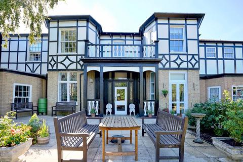 2 bedroom flat for sale, West Street, Godmanchester, PE29