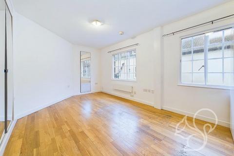 Studio to rent, George Street, Colchester