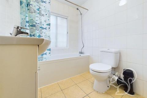 Studio to rent, George Street, Colchester