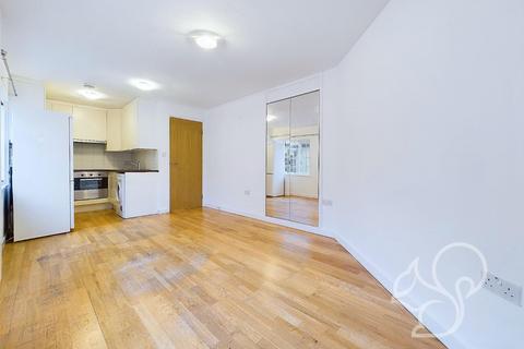Studio to rent, George Street, Colchester