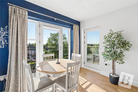 2 bedroom apartment for sale, Deyncourt Gardens, Upminster, RM14